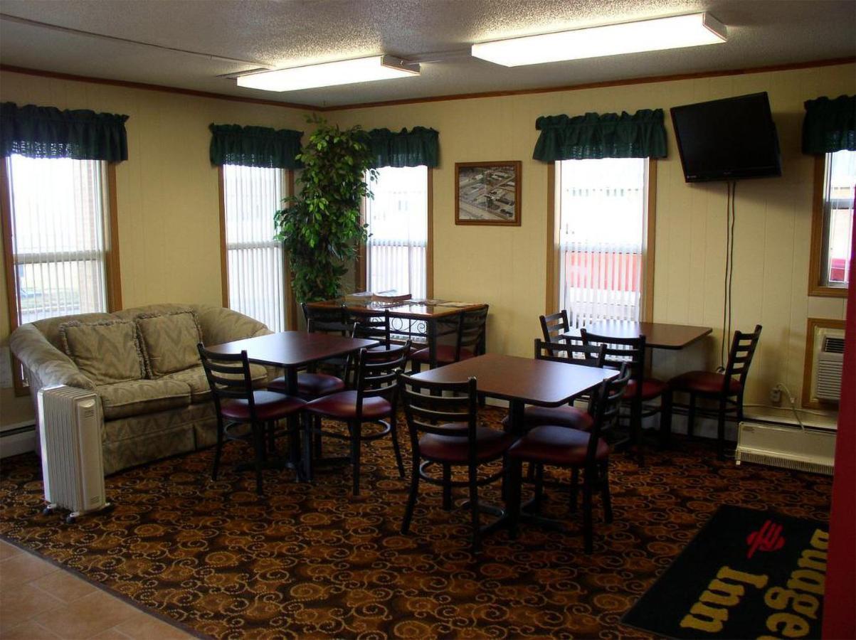 Budget Inn Fairmont Exterior photo